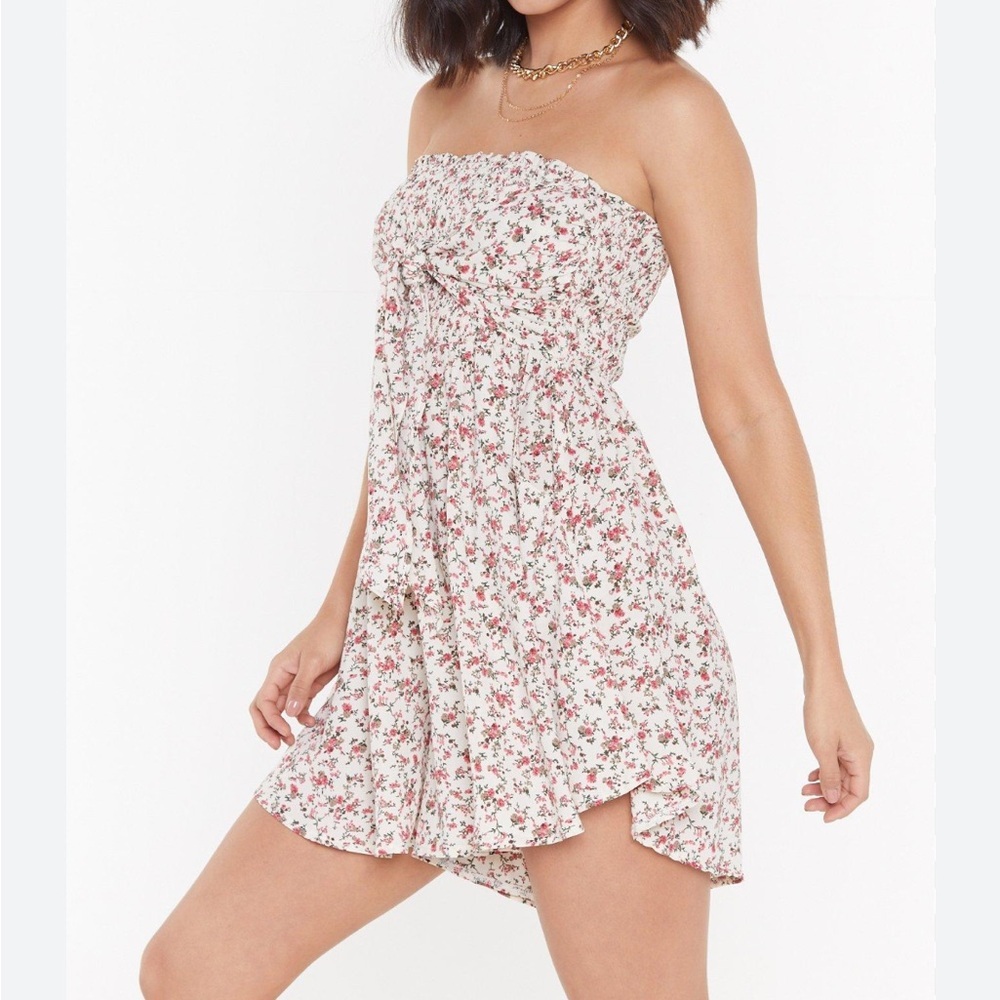 NWT‎ Nasty Gal In Bloom Floral Strapless Romper Size 4